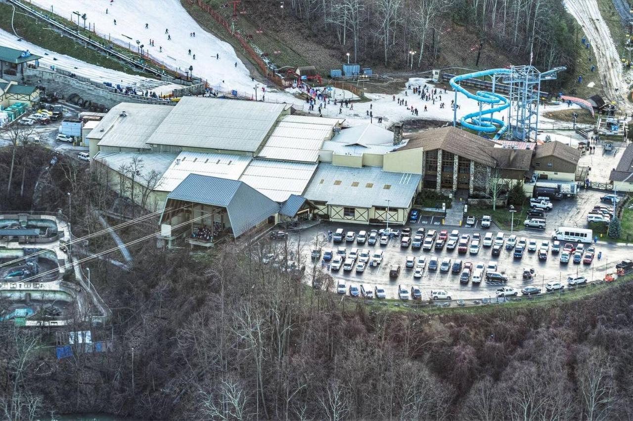 Sky High Views!!-Peak Mountaintop-Outdoor Pool-Close To Downtown-Private Balcony-Wifi-Cable Гатлинбург Экстерьер фото