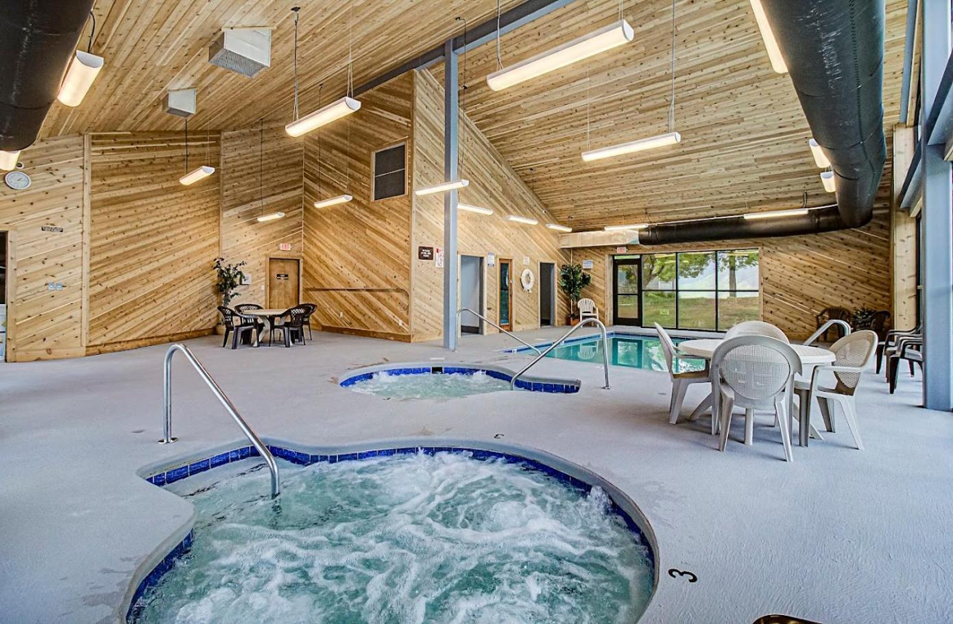 Sky High Views!!-Peak Mountaintop-Outdoor Pool-Close To Downtown-Private Balcony-Wifi-Cable Гатлинбург Экстерьер фото